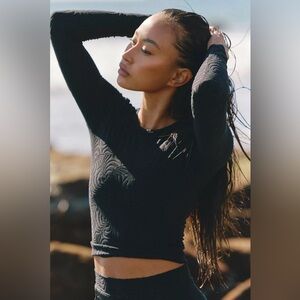 FREE PEOPLE | ✨NEW✨ Seea Palomar UV Protection Crop Top Rashguard in Midnight